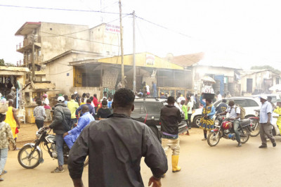 Yaoundé en alerte  : Une bombe artisanale explose au marché Mokolo
