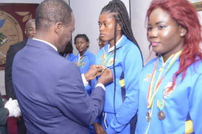 Sport Militaire : Paul Biya décore les lauréats