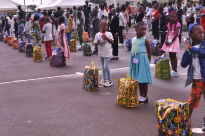 Rentrée scolaire 2022 : L'impressionnant don de Paul Biya aux orphelins de l’Armée