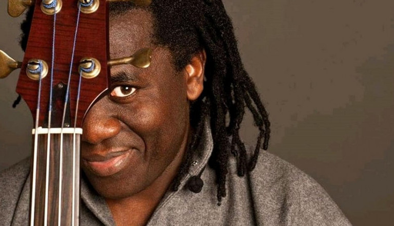 Richard Bona : « One All Sports n’est pas américain » - La voix des jeunes Richard Bona : « One All Sports n’est pas américain »
