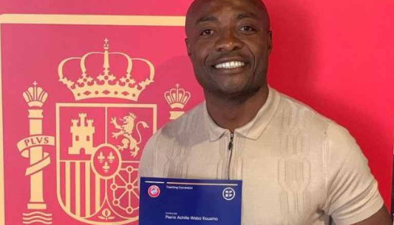 Achille Wébo décroche le diplôme d’entraîneur le plus élevé en Europe - La voix des jeunes Achille Wébo décroche le diplôme d’entraîneur le plus élevé en Europe