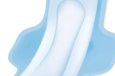 Scandale à Douala: un homme surpris collectant les serviettes hygiéniques utilisées