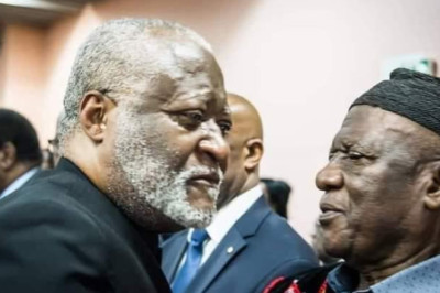 Me Akere Muna rend hommage à Ni John Fru Ndi : "Un homme ordinaire qui a accompli des choses extraordinaires" - La voix des jeunes Me Akere Muna rend hommage à Ni John Fru Ndi : "Un homme ordinaire qui a accompli des choses extraordinaires"