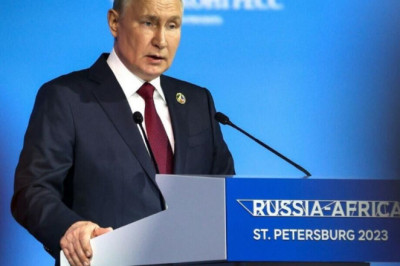 2e sommet Russie-Afrique : le président russe s'engage à rassurer ses alliés africains sur les exportations de céréales