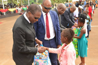 Les pupilles de la Nation : Paul Biya concourt à la rentrée scolaire des orphelins de l'Armée