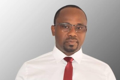 « Jeunes du Cameroun, l'heure est venue. Levez-vous, l'avenir est entre nos mains ! » : Léon Theiller Onana, Élu Municipal RDPC.