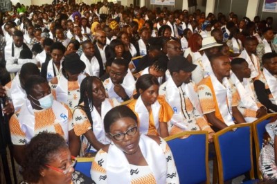 Projet D-CLIC : L’OIF et IncH Class forment 272 jeunes aux métiers du numérique - La voix des jeunes Projet D-CLIC : L’OIF et IncH Class forment 272 jeunes aux métiers du numérique